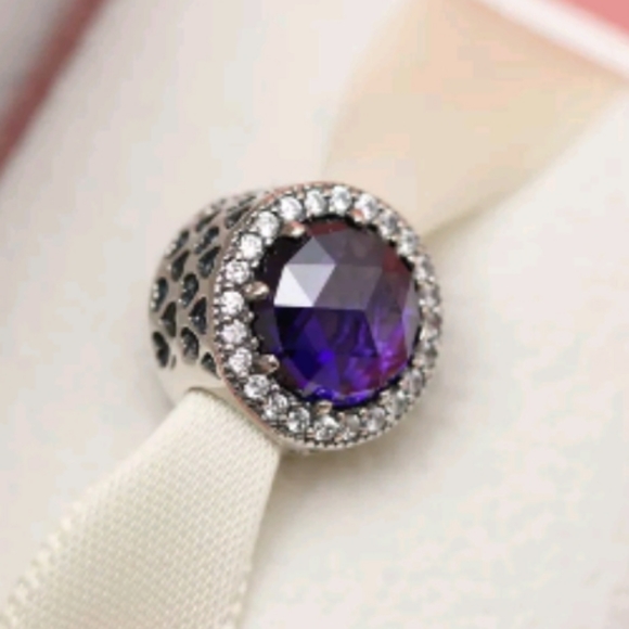 Pandora Royal Purple radiant Hearts charm. - Picture 7 of 8